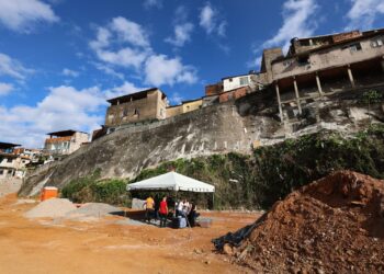 Obras de contenção beneficiam mais de 12 mil pessoas em dois bairros de Salvador