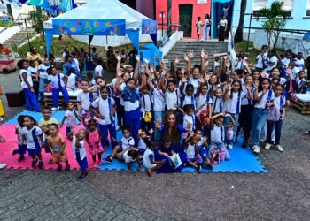 Mais de 160 alunos da rede municipal participam de atividades da Flipelô