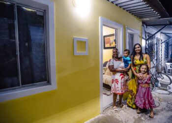 Morar Melhor entrega 100 casas reformadas em Paripe e chega a quase 2 mil imóveis beneficiados