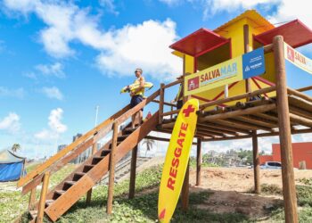 Salvamar intensifica treinamento de agentes durante baixa estação nas praias de Salvador