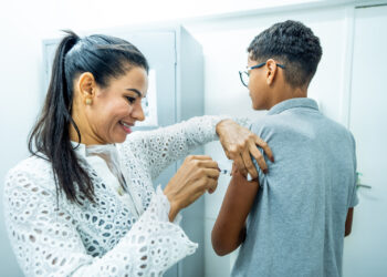 Vacina contra a dengue está disponível na rede pública de Camaçari para jovens de 10 a 14 anos
