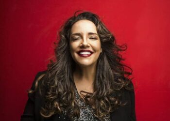 Ana Carolina traz turnê que celebra 25 anos de carreira para festival em Praia do Forte