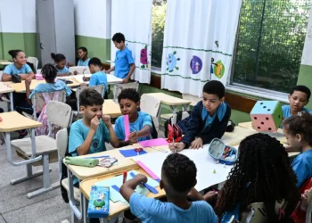 Ensino integral acelera aprendizado de vulneráveis
