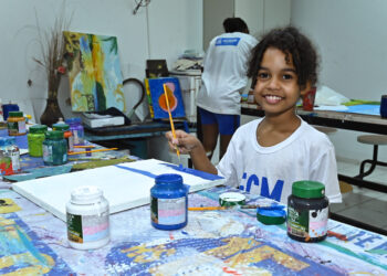 Fundação Cidade Mãe usa arte e atividades socioeducativas para transformar a vida de crianças em Salvador