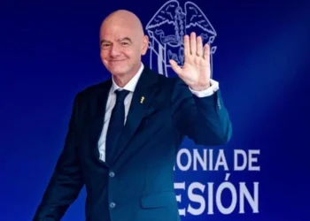 Dirigentes africanos sondam secretário-geral da Fifa para enfrentar Infantino em eleição