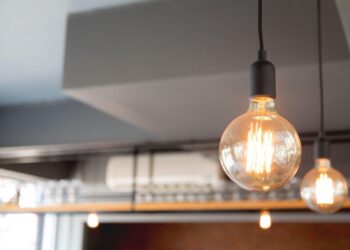 Quedas de energia na Bahia reforçam importância dos sistemas solares híbridos com baterias