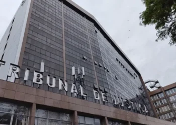 Justiça do RJ autoriza estado a assumir clube e pousada usadas pelo CV