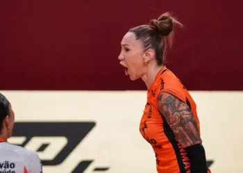 Tifanny se pronuncia após regra que veta trans no vôlei: “Retrocesso”