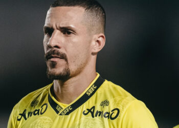 Mário Sérgio celebra reencontro vitorioso com Vinícius Bergantin e mostra confiança no São Bernardo para o returno da Série B