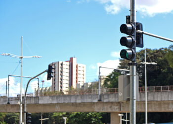 Salvador chega a mil semáforos inteligentes implantados