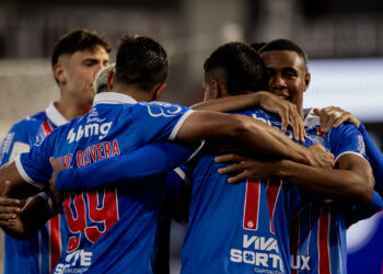Bahia vira em cima do Bragantino, emplaca terceiro triunfo consecutivo e cola no G-4