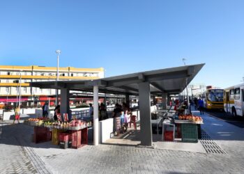 Estado da Bahia entrega revitalização do Largo da Calçada e projeta expansão do VLT até Alagoinhas