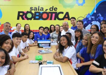 Estado entrega modernização do CEEP Luiz Navarro de Brito, na Lapinha, em Salvador