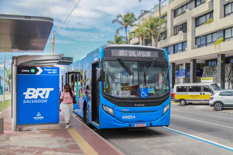 Faixa-Azul-BRT-Regiao-Pituba_Fot-Bruno-Concha_Secom_Pms-1