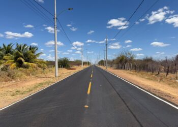 Pavimentação qualifica acesso entre comunidades em Sobradinho e Ibicaraí