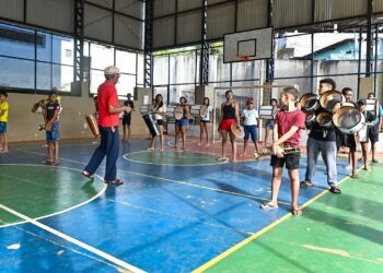 Fanfarras de escolas municipais de Salvador se preparam para desfile do 7 de Setembro