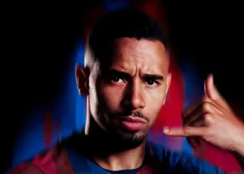 Barcelona anuncia oficialmente a contratação de Gabriel Jesus por três temporadas