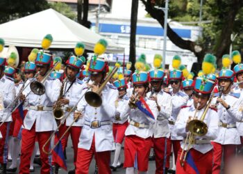 Desfile cívico-militar marca celebração dos 204 anos da Independência do Brasil em Salvador