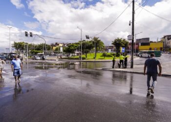 Prefeitura de Salvador lança programa Tá na Pista e chega a cerca de R$ 170 milhões investidos em requalificação asfáltica