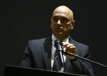 “Inconstitucional e ilegal”, diz Moraes sobre investigação de Mendonça