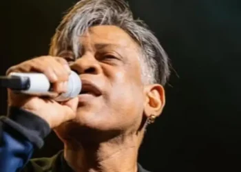 Ex-vocalista do Calcinha Preta, Rogério Valença, morre aos 55 anos por insuficiência renal