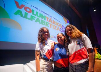 Seduc lança Programa Voluntários da Educação com participação de 500 estudantes do Ensino Médio