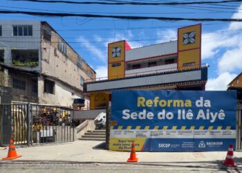 Vice-prefeita de Salvador vistoria obras de requalificação da sede do Ilê Aiyê, que chega a 80% de conclusão