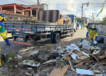 Limpurb realiza Operação Bairro no Grau e Bota Fora em Paripe nesta quarta (2)