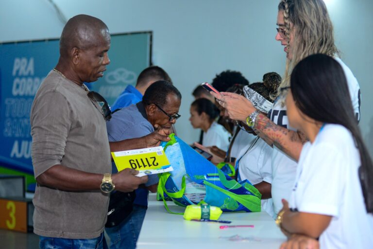 entrega kits_maratona salvador_jefferson peixoto secom pms 1