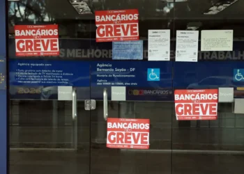 Bancários rejeitam proposta da Caixa e mantêm greve nacional