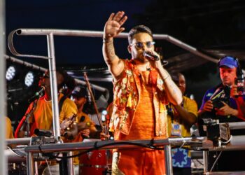 Thiago Aquino é destaque do Festival da Primavera com show gratuito em Paripe nesta sexta-feira (18)