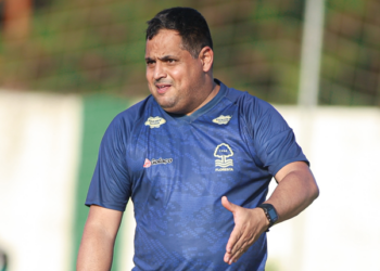 Treinador do Floresta, Leston Júnior valoriza primeira vitória no quadrangular do acesso e prega foco para momento decisivo da Série C