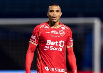 Invicto desde que virou titular, Jonathan Costa celebra primeiro gol pelo Vila Nova e prega foco para sequência decisiva na Série B