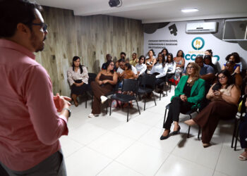 Ação do CER Barra alia reabilitação oral e acolhimento com entrega de próteses dentárias a 12 familiares de crianças com autismo