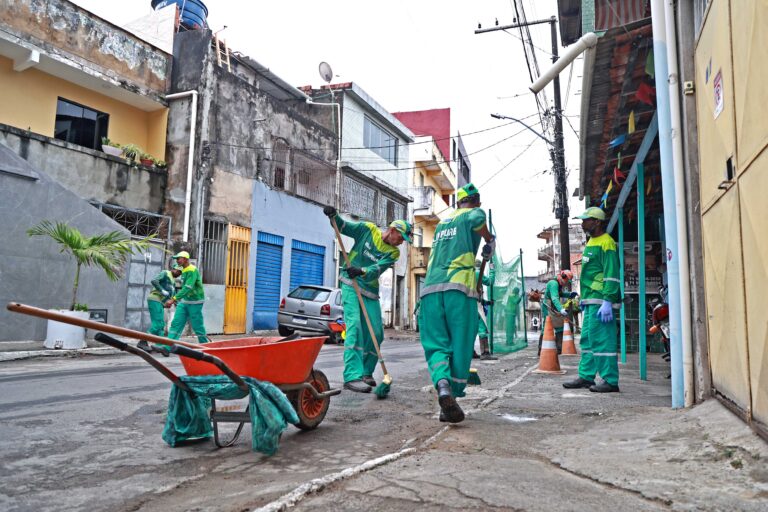 28_10_2026_Bairro no Grau_Novo Horizonte_Limpurb_Fot Bruno Concha_Secom_Pms (10)