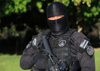 Tenente-coronel da PM é preso por ligação com milícia armada no oeste do estado
