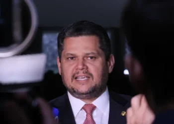 Alcolumbre marca votação da PEC da segurança pública para terça-feira