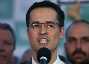 TSE julga validade da candidatura de Deltan ao Senado
