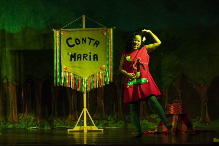Espetáculo Conta Maria com Maria Teixeira