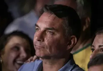 Em sabatina, Flávio não explica propostas e faz acusações sem provas