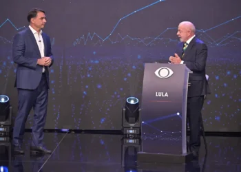 Lula e Flávio fazem primeiro debate das eleições na TV Band