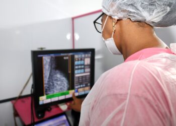 Estado da Bahia reforça prevenção ao câncer de mama com 40 mil mamografias em Salvador