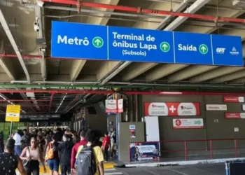 Mudanças em pontos de ônibus da Estação da Lapa são adiadas e terão início nesta terça-feira