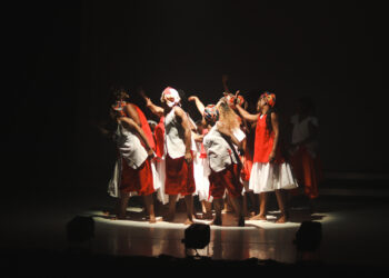 Espetáculo “Mwana Erê” chega ao Cine Teatro Lauro de Freitas
