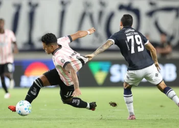 Remo volta a vencer após 12 jogos e complica Botafogo no Brasileirão