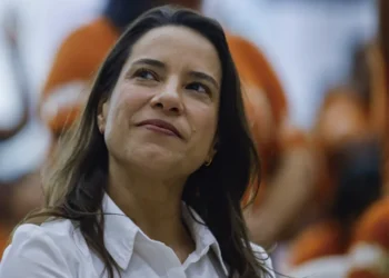 Raquel Lyra derrota João Campos e se reelege em Pernambuco