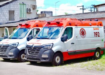 Camaçari recebe duas novas ambulâncias do SAMU e reforça atendimento de urgência e emergência