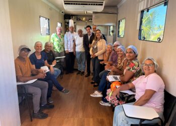 Carreta-escola de Gastronomia inicia novos cursos e expande qualificação na orla de Camaçari