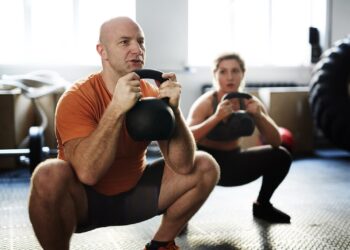 Treino de força após os 40 anos vai além dos benefícios estéticos