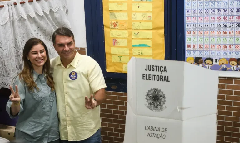 flavio votando